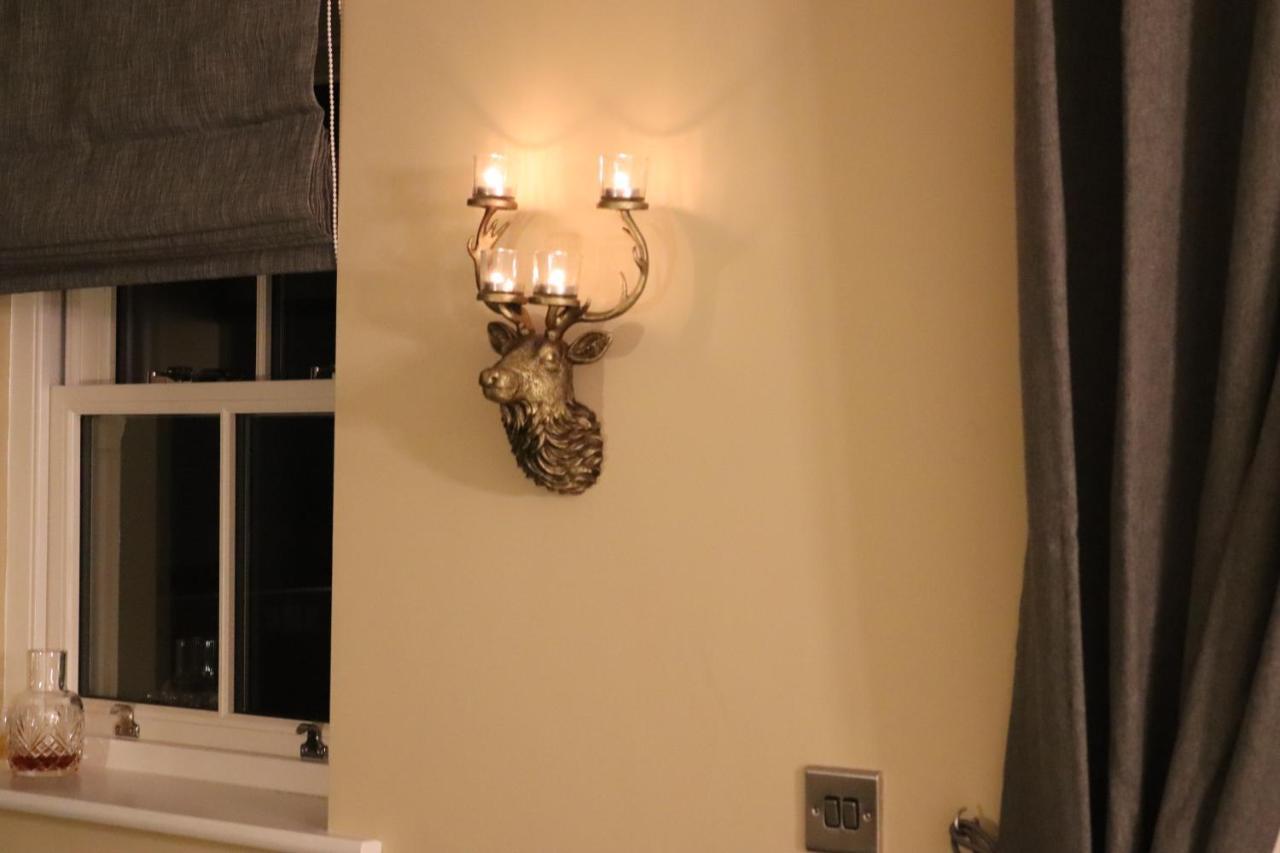 Canal View Cottage With Log Fire & Parking Blisworth المظهر الخارجي الصورة