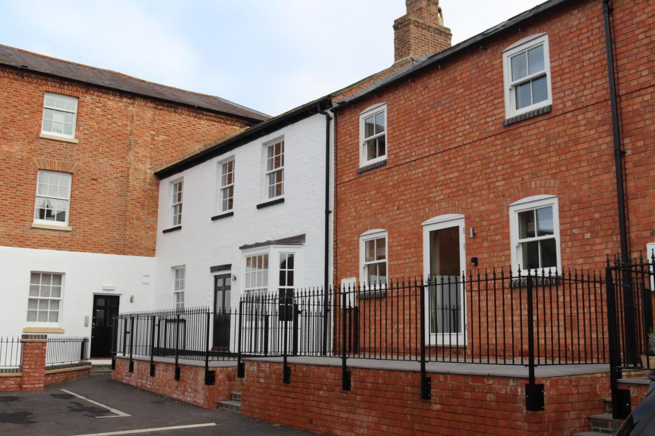 Canal View Cottage With Log Fire & Parking Blisworth المظهر الخارجي الصورة
