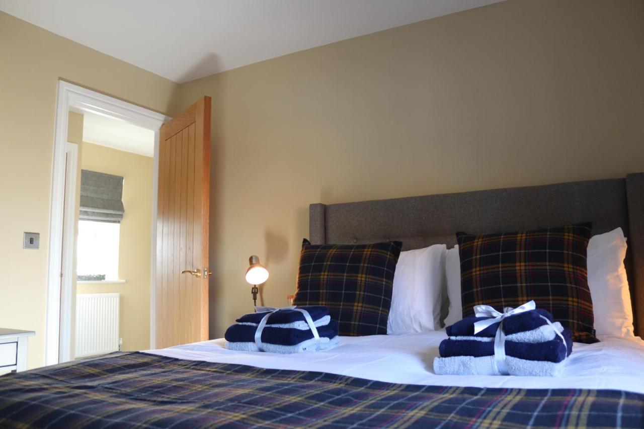 Canal View Cottage With Log Fire & Parking Blisworth المظهر الخارجي الصورة