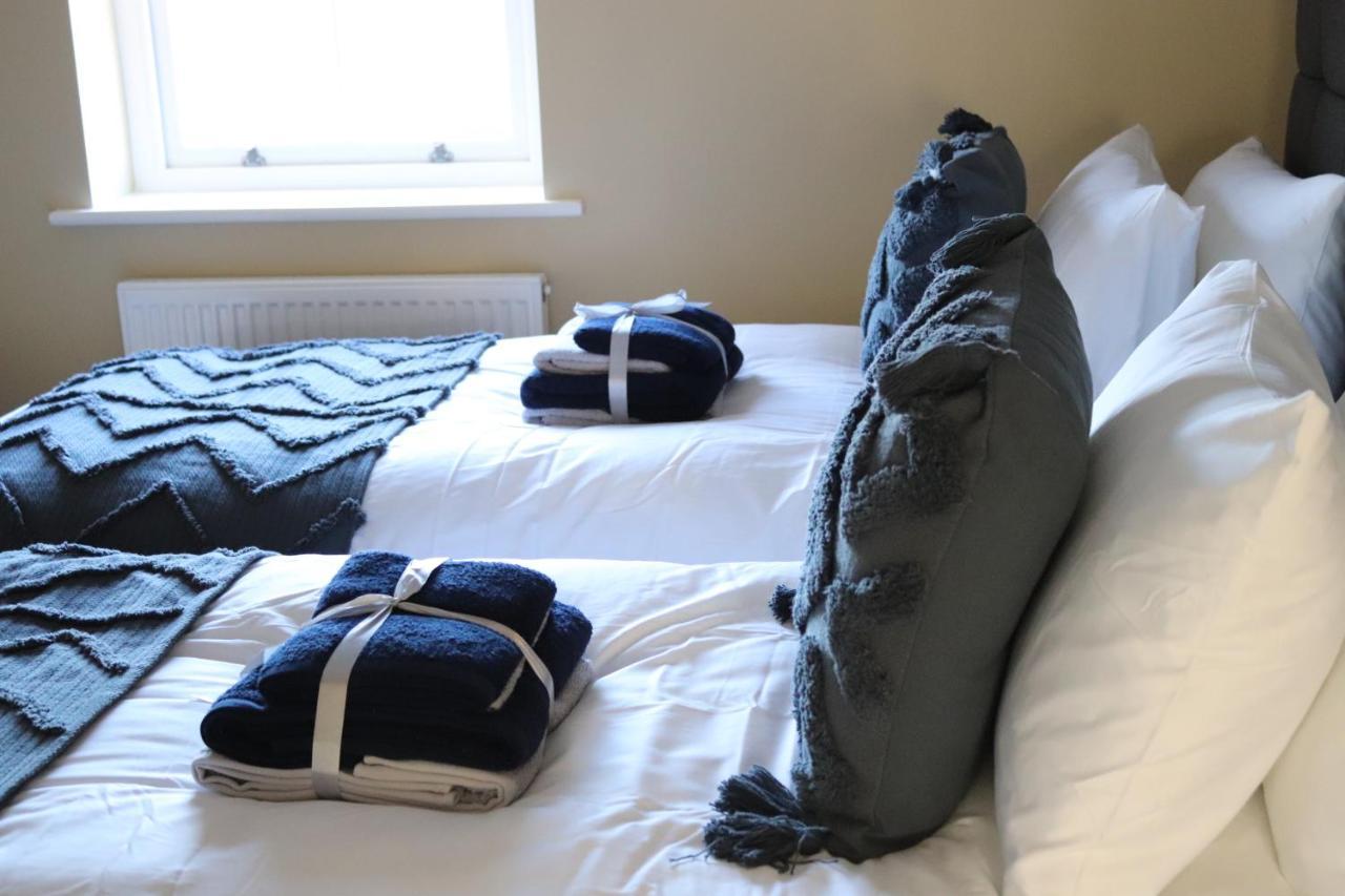 Canal View Cottage With Log Fire & Parking Blisworth المظهر الخارجي الصورة